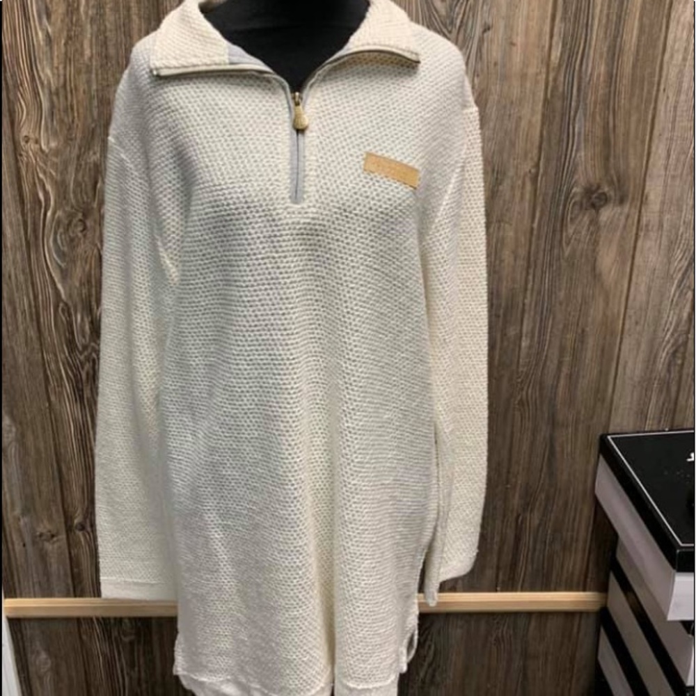 Cream pullover